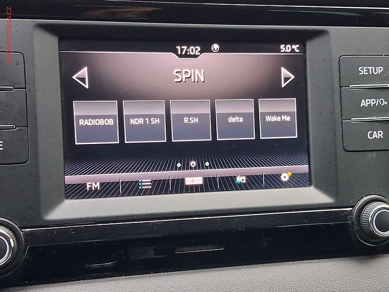 Škoda Karoq (2018) 1.0 TSi, Ambition, park.čidla - fotka 15 z 16