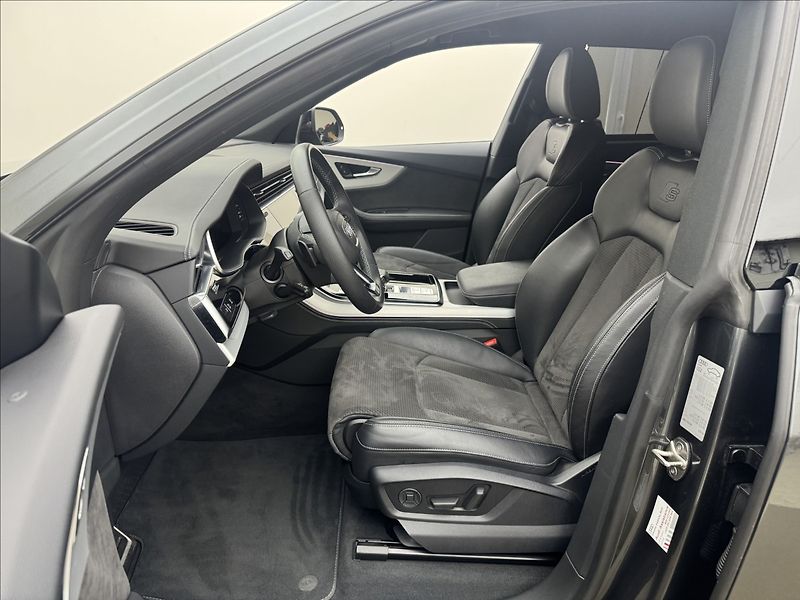 Audi Q8 3,0 S-LINE ZÁRUKA HUD B&O TZ - fotka 43 z 52