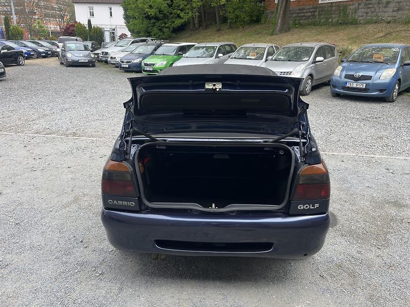 Volkswagen Golf (1996) 1,6 i 74 Kw CABRIO - fotka 12 z 14