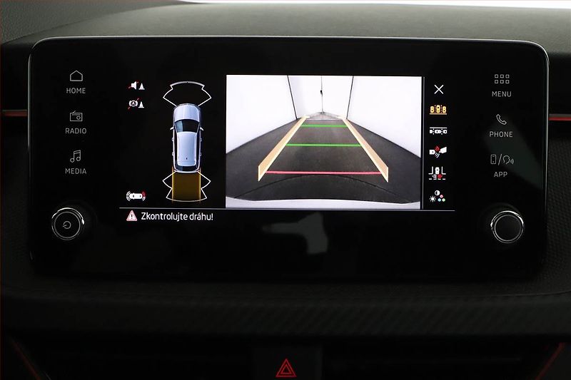 Škoda Kamiq (2025) 1.5 TSI, MONTE CARLO, AUTOMAT - fotka 14 z 20