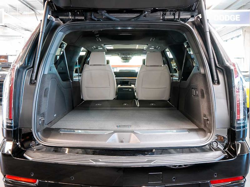Cadillac Escalade (2026) 6.2 ESV Sport Platinum 2026 - fotka 7 z 45