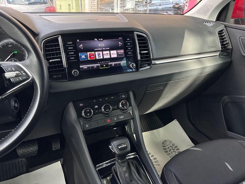 Škoda Karoq 2.0TDi-DSG/2023/ČR.DPH.1MAJ-ZÁ - fotka 23 z 47