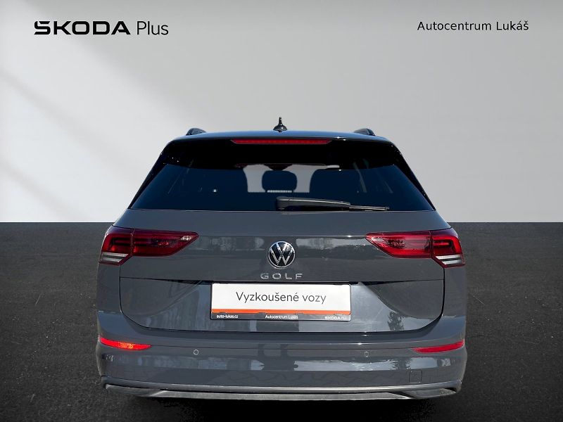 Volkswagen Golf (2022) Variant 1,0TSi 81kW Life 6G - fotka 12 z 33