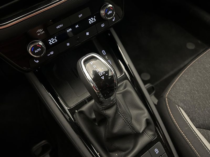 Škoda Scala 1.0 TSI Top selection - fotka 18 z 27