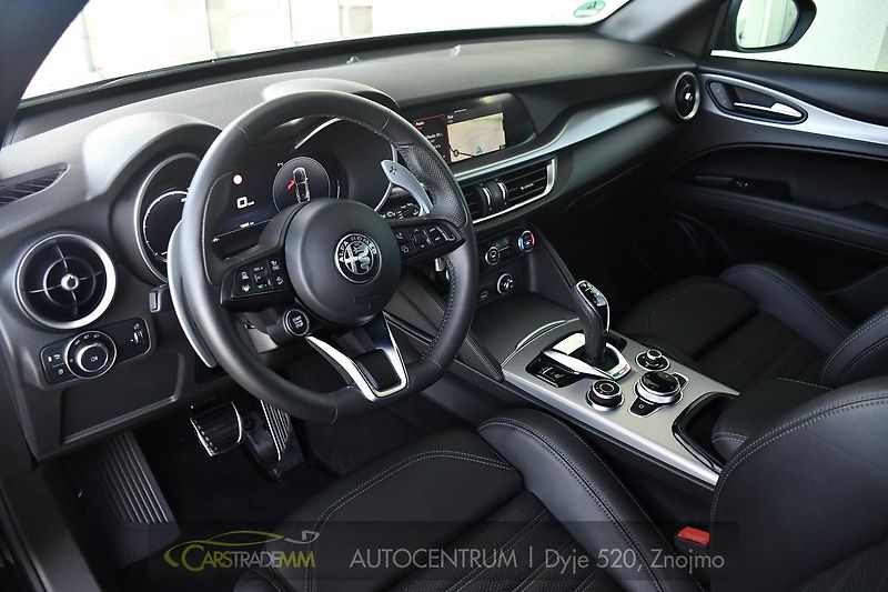 Alfa Romeo Stelvio 2,2 D 16V 210k Veloce AT8-Q4 - fotka 9 z 55