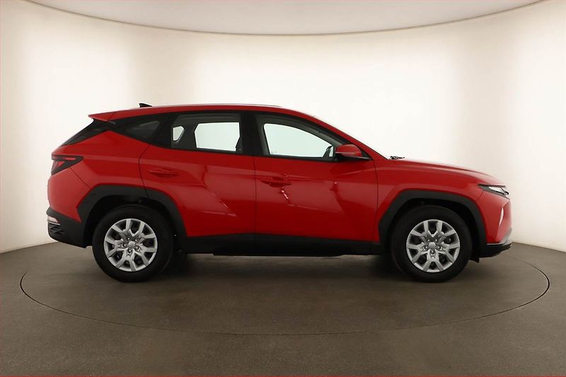 Hyundai Tucson (2022) 1.6 T-GDI - fotka 6 z 12