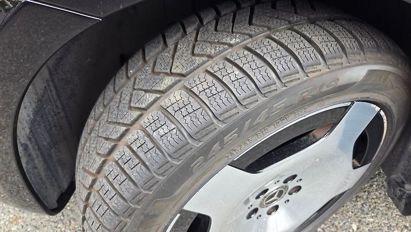 Mercedes-Benz Třídy V 300d Exclusive 4MATIC ACC - fotka 27 z 28