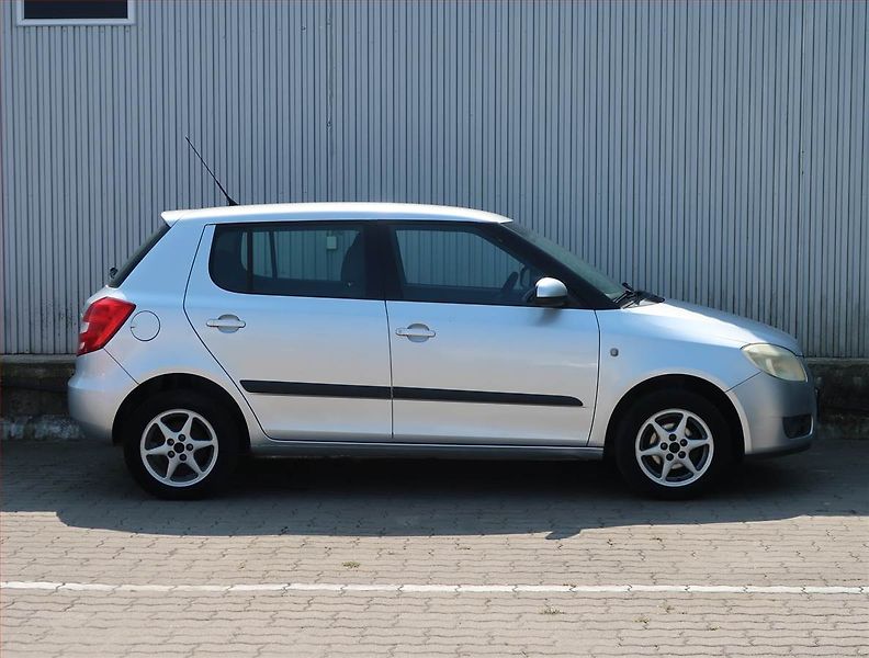 Škoda Fabia (2008) 1.2, nová STK, plně pojízdný - fotka 6 z 16