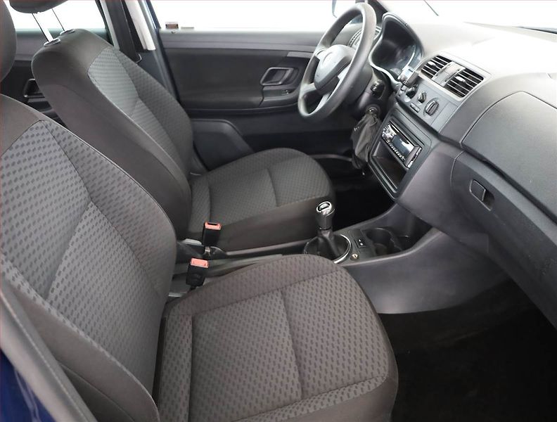 Škoda Fabia (2013) Ambition 1.2 TSI, pěkný stav - fotka 7 z 15