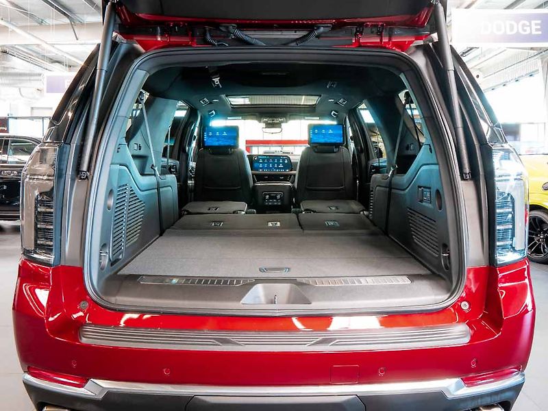 Chevrolet Suburban (2026) 6.2 V8 High Country 2026 - fotka 8 z 46