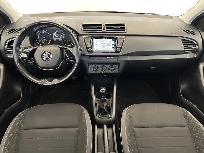Škoda Fabia 1.0 TSI Ambition - fotka 5 z 21