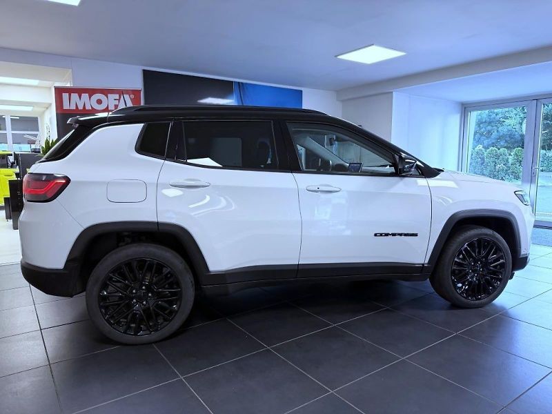 Jeep Compass (2023) 1,3 T PHEV Plug In 240k AT 4xE - fotka 4 z 23
