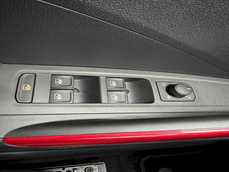 Škoda Fabia (2025) 1,0TSI 85KW DSG MONTE CARLO - fotka 15 z 37