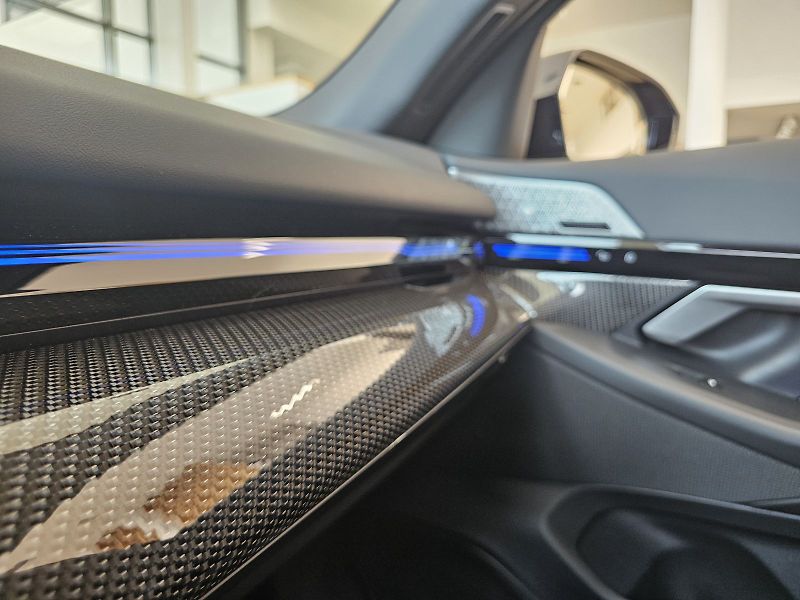 BMW Řada 5 540d xDrive Touring - fotka 24 z 39