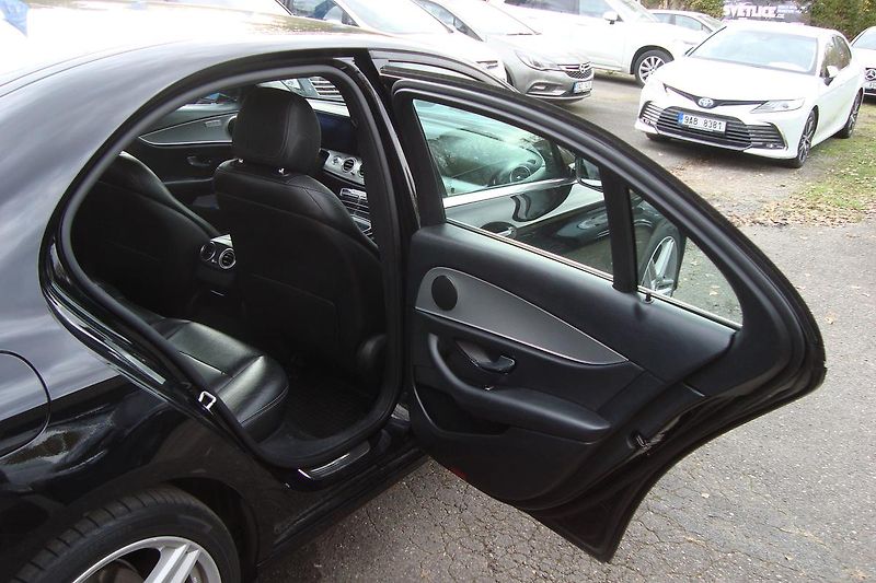 Mercedes-Benz Třídy E (2016) 220 CDi, ČR, Pravidelný servis - fotka 33 z 63