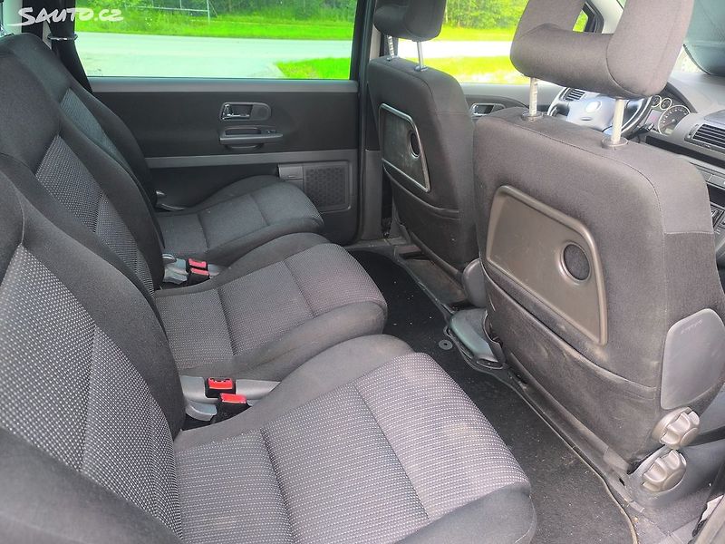 Seat Alhambra (2009) 4X4,1,9TDI,7M,TZ,KRÁSNÁ,1MAJ64 - fotka 7 z 27