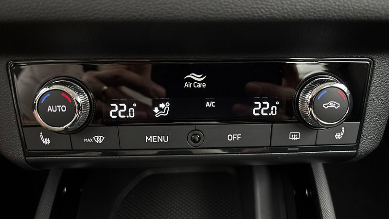 Škoda Kamiq 1.5 TSI DSG Style - fotka 13 z 25
