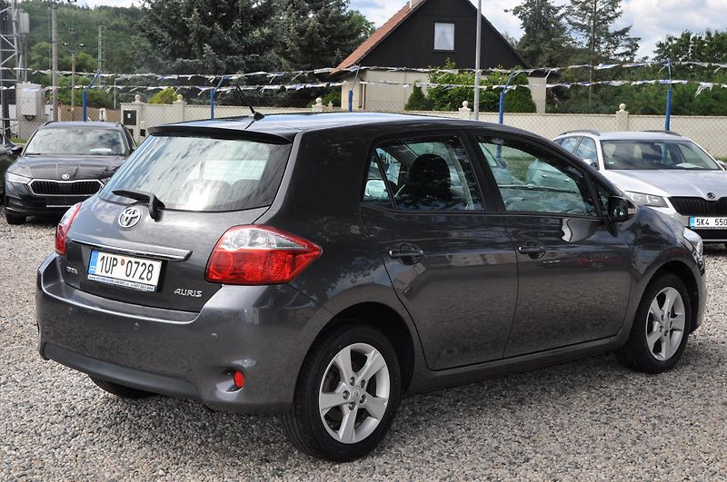 Toyota Auris 1.6 Valvematic 97kW - fotka 3 z 12