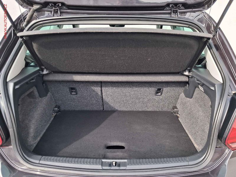 Volkswagen Polo (2015) 1.4 TDi, Lounge - fotka 7 z 18