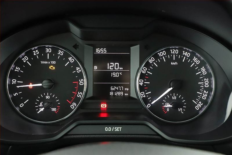 Škoda Octavia (2016) 1.6 TDI, Tempomat - fotka 10 z 17