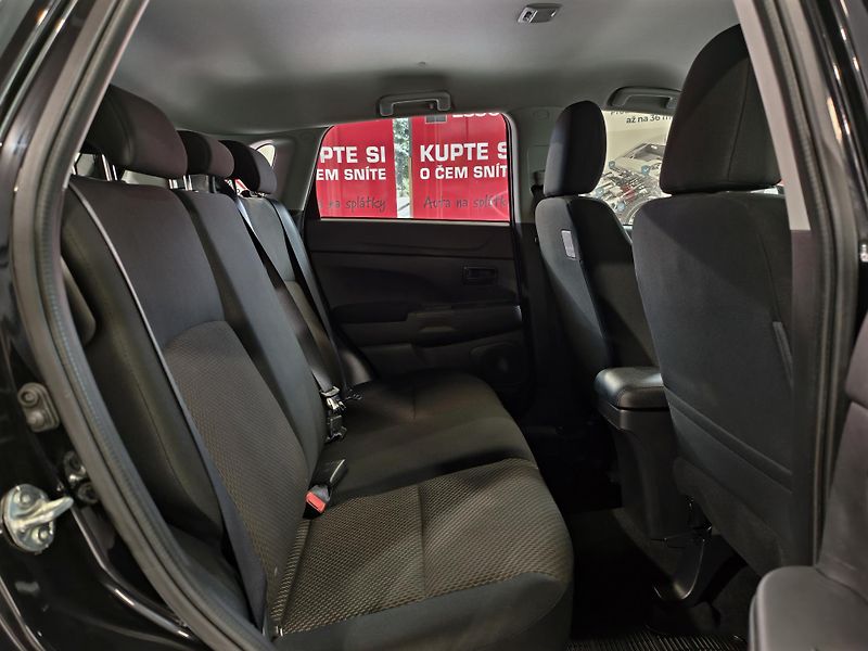 Mitsubishi ASX 1.6 MIVEC 86kW 1. majitel ČR - fotka 11 z 17