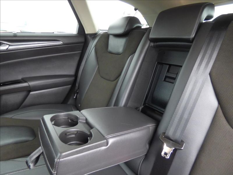 Ford Mondeo 2,0 EcoBlue,140kW,Navi,Keyless - fotka 17 z 58