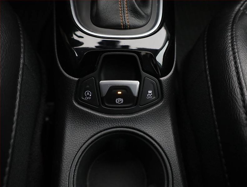Jeep Compass (2019) 1.4 MultiAir, 4X4, Automat - fotka 13 z 21