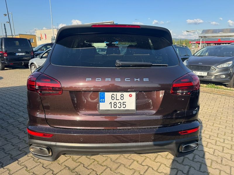 Porsche Cayenne (2017) PLATINUM 4X4 3,6i 220 KW DPH - fotka 4 z 50