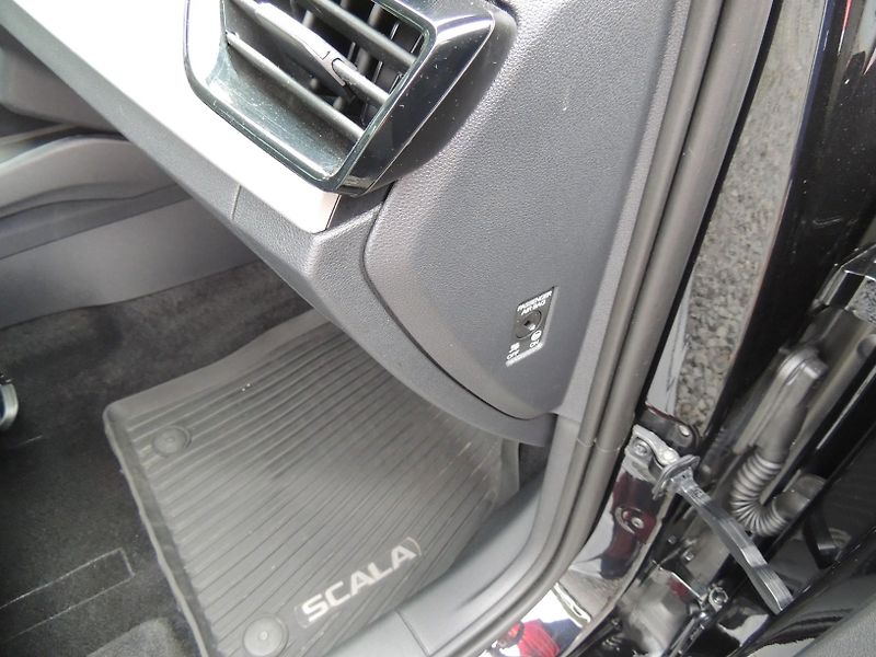 Škoda Scala (2022) 1.5TSi,110kw,AMB+,ČR,1.majitel - fotka 37 z 52