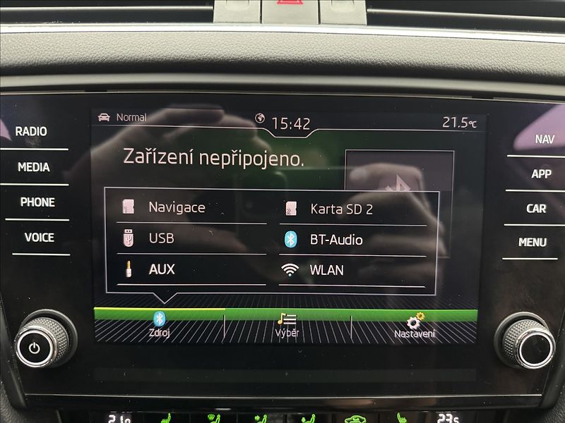 Škoda Octavia 2,0 135kW RS CHALLENGE 1MAJ ČR - fotka 18 z 43