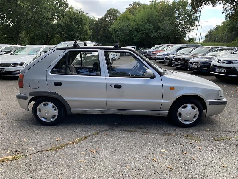 Škoda Felicia 1,3 LXi - RUČNÍ ŘÍZENÍ - fotka 4 z 13