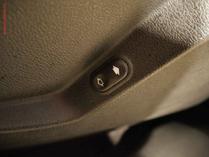 Ford S-MAX (2009) 2.2.TDCi, xenon, autoAC - fotka 18 z 20