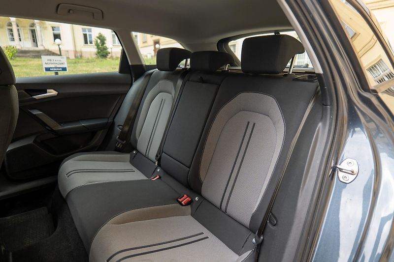 Seat Leon ST 1.0 eTSI DSG CarPlay ACC Ke - fotka 12 z 29
