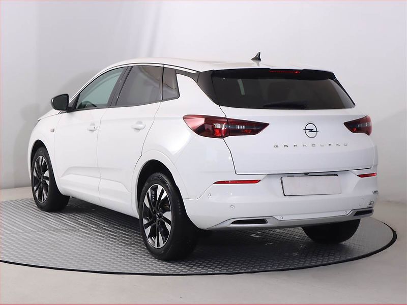 Opel Grandland X (2023) 1.2 Turbo - fotka 4 z 23