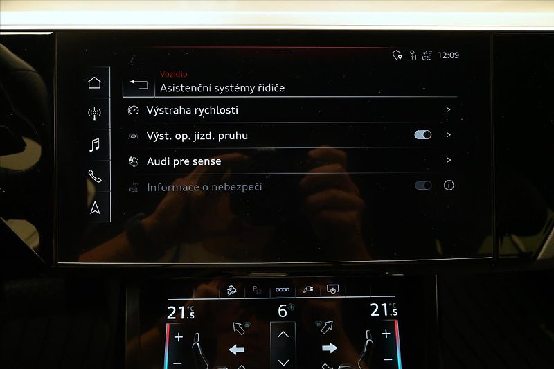 Audi e-tron 55 300 kW QUATTRO S-LINE Záruk - fotka 19 z 31