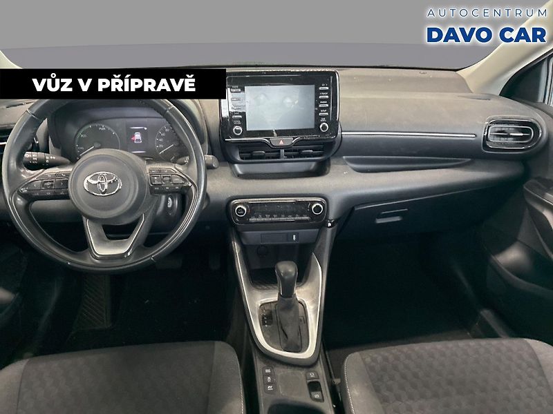 Toyota Yaris 1,5 Hybrid e-CVT 68kW aut. CZ - fotka 3 z 11