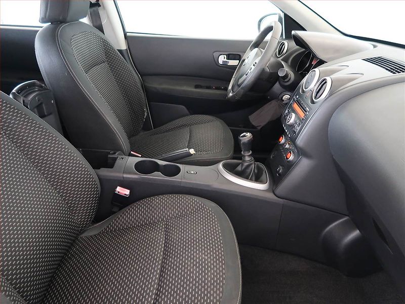 Nissan Qashqai (2008) 2.0 dCi, po STK, jezdí dobře - fotka 9 z 14