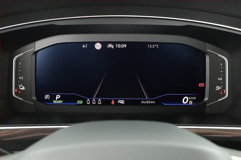 Volkswagen Tiguan (2023) R-Line 1.4 TSI eHybrid - fotka 9 z 21