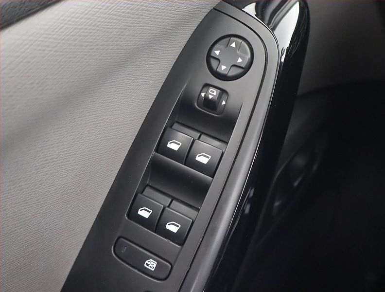 Citroën C4 Picasso (2017) 1.6 BlueHDi, 7 míst - fotka 13 z 21
