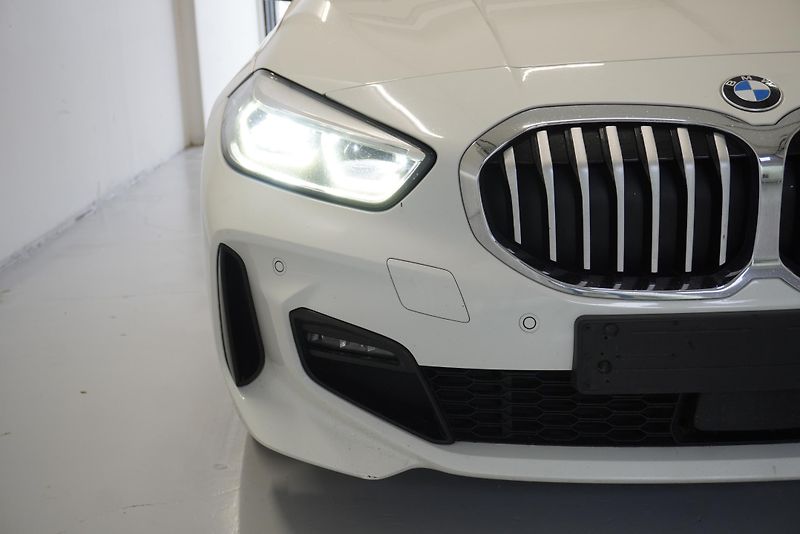 BMW Řada 1 120D 2,0 XDRIVE M-SPORT AUT. - fotka 10 z 25