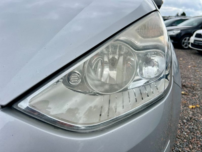 Ford Galaxy 2.0 TDCi 96 kW 7 míst - fotka 9 z 18