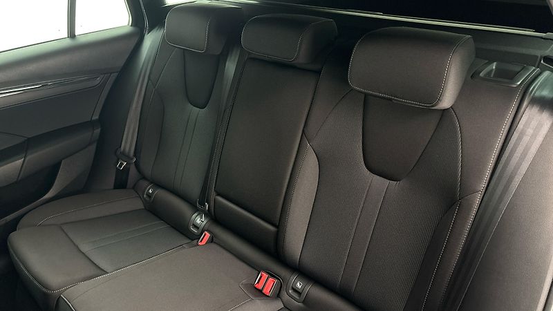 Škoda Octavia 2.0 TDI Style Combi - fotka 16 z 29