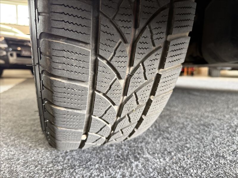 Volkswagen Caravelle 2,0 Long,110kW,4x4,po servisu - fotka 25 z 28
