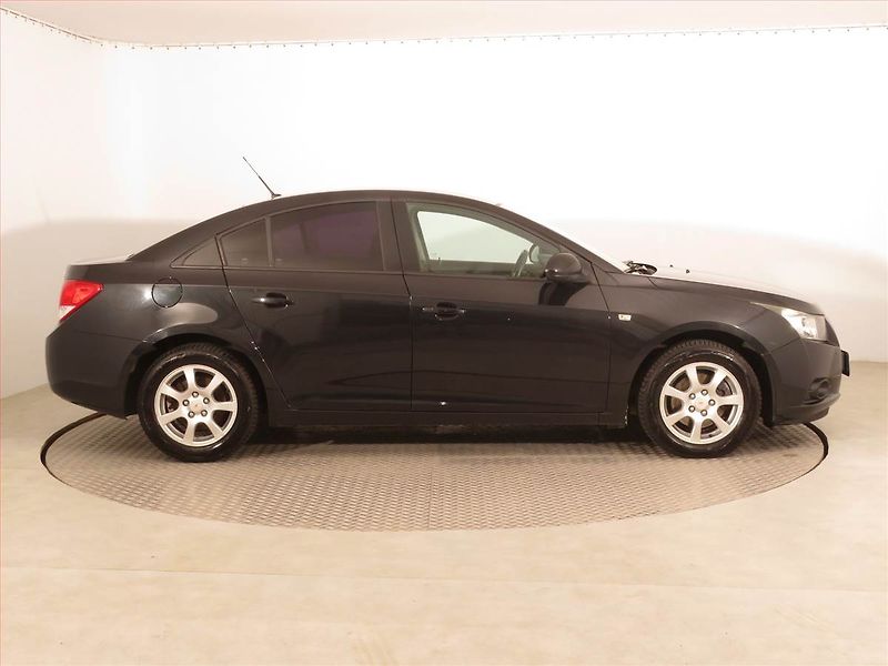 Chevrolet Cruze (2010) 2.0 VCDi, Serv.kniha - fotka 6 z 15