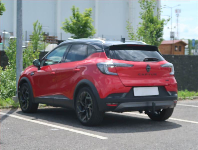 Renault Captur (2025) esprit Alpine E-Tech Full Hybr - fotka 4 z 19