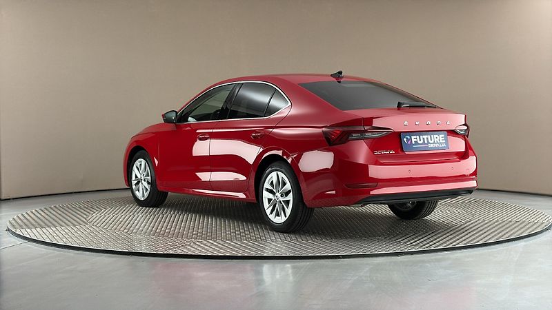 Škoda Octavia 2.0 TDI Style - fotka 2 z 27