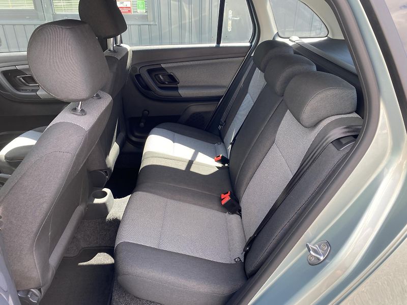 Škoda Fabia 1.4i 63kW-KLIMATIZACE-46 000KM - fotka 24 z 34