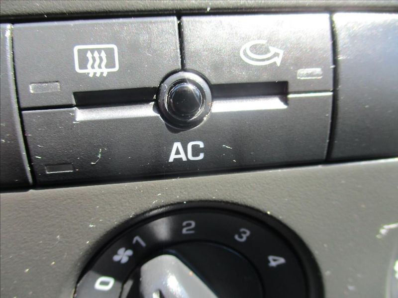 Škoda Octavia 1,9 TDI, klimatizace,serviska, - fotka 22 z 37