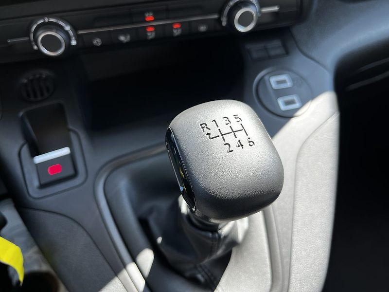 Toyota ProAce City Verso 1.5D 6MT Business ODBĚR ihned - fotka 20 z 27