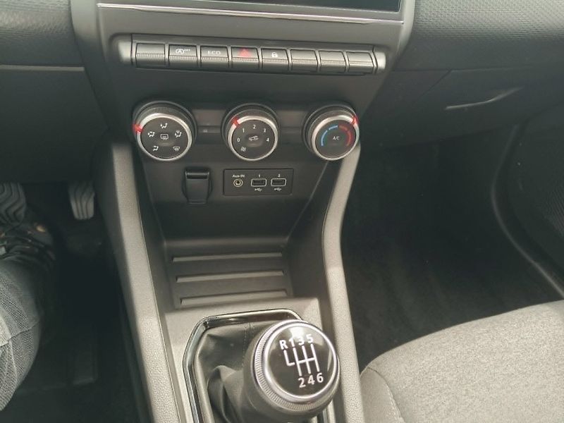 Renault Clio (2022) TCe 100 Zen - fotka 11 z 19